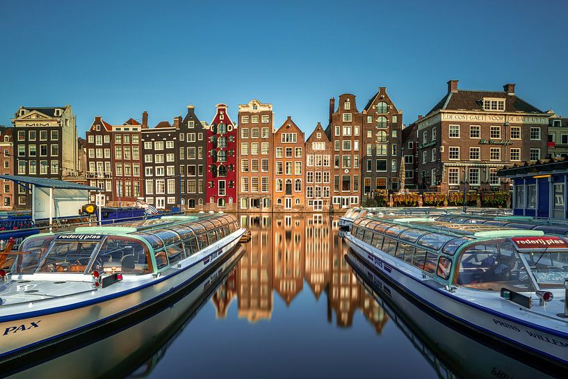 Amsterdam Damrak by Thea.Photo