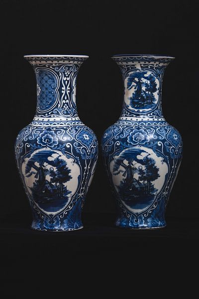 Delft blue vase with black background by Nathan Okkerse