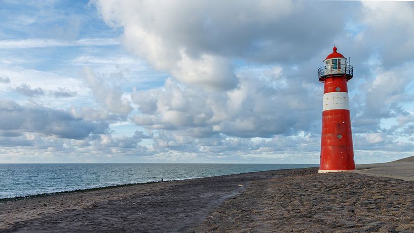 Noorderhoofd lighthouse near West Kapelle Zeeland by Menno Schaefer