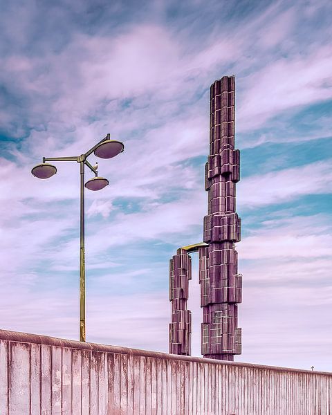 Sergels torg trifft auf die Berliner Mauer von Jonas Röjestål