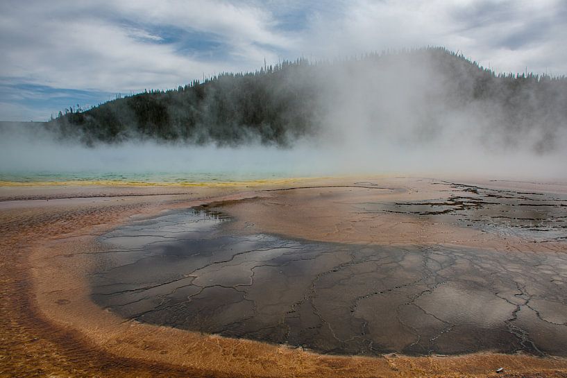 Geyser basin in Nationaalpark Yellowstone Amerika van Christien Brandwijk
