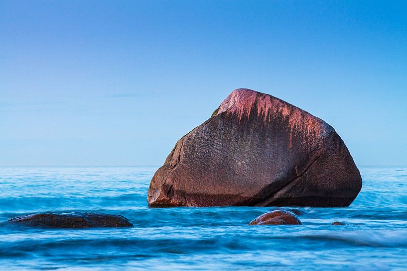Der Schwanenstein an der Ostseeküste bei Lohme auf der Insel Rügen von Rico Ködder