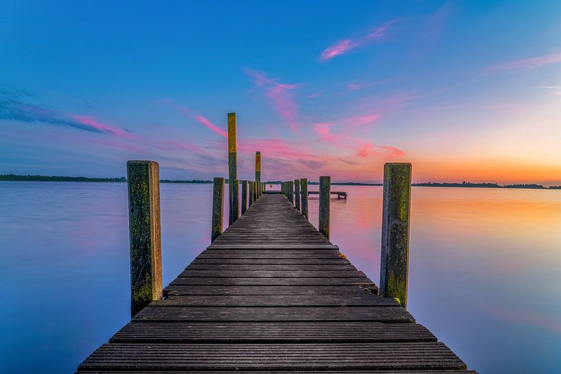 Jetée du coucher de soleil sur le lac Belterwijde par Bea Budai