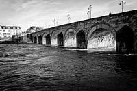 St. Servaas Brücke Maastricht mit Flutlicht