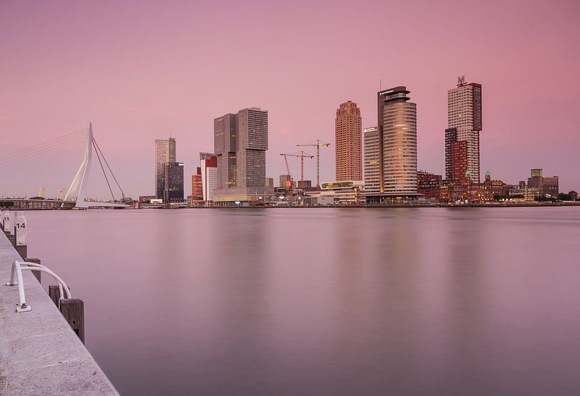 Coucher de soleil à Rotterdam par Ilya Korzelius