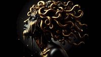 Medusa mit goldenen Schlangen – Mythologische Kunst in edlem Gold