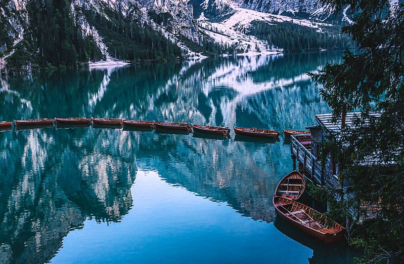 Boote auf dem Pragser Wildsee von Thomas Heitz