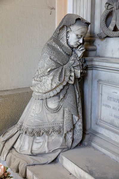 Kniende Dame betend von Joost Adriaanse