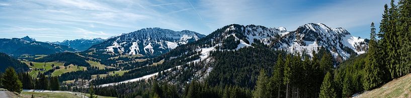 Panoramablick auf Oberjoch und Unterjoch von Leo Schindzielorz