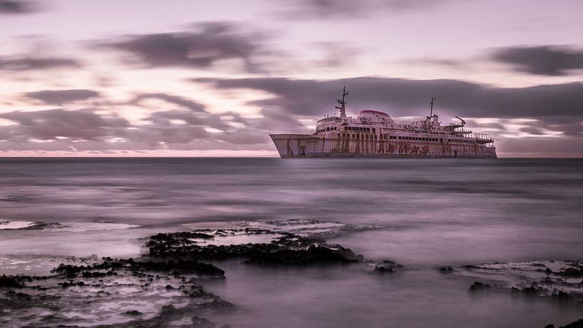 Evening at the coast by VIDEOMUNDUM