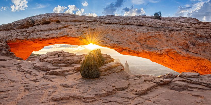 Lever de soleil à l'arche de Mesa Canyonlands par Samantha Schoenmakers
