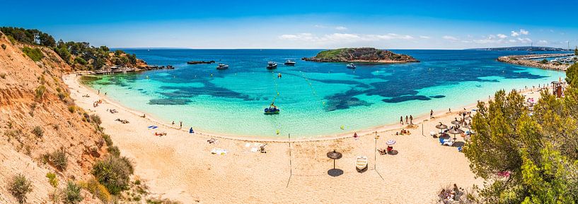 Strandpanorama von Platja de Portals Nous auf Mallorca, Spanien Balearische Inseln von Alex Winter