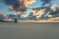 La plage de Terschelling avec la maison des sauveteurs