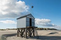 Ertrinkendes Haus am Nordseestrand von Terschelling