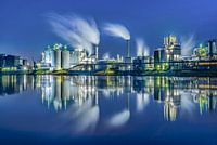 Découvrez comment le port de Krefeld devient, dans la nuit froide et claire, un témoignage incomparable de l'industrie moderne et de la beauté intemporelle.