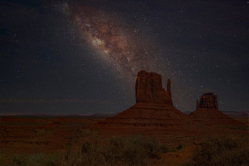 Monument Valley National Park mit der Milchstraße von Gert Hilbink