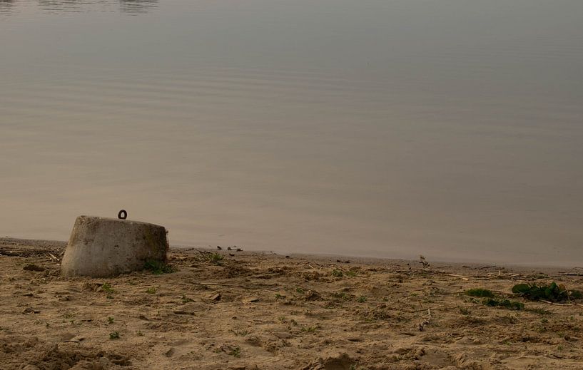 bloc d'amarrage au bord de l'eau au coucher du soleil par Aan Kant