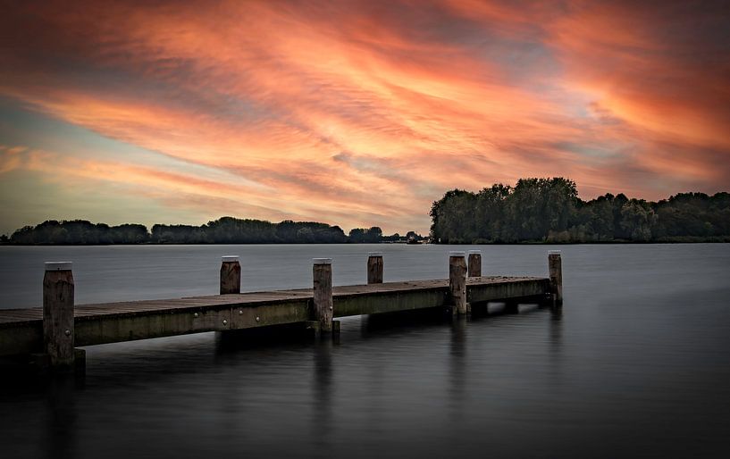 Steg bei Sonnenuntergang am Brielse Meer von By Marjolein Design