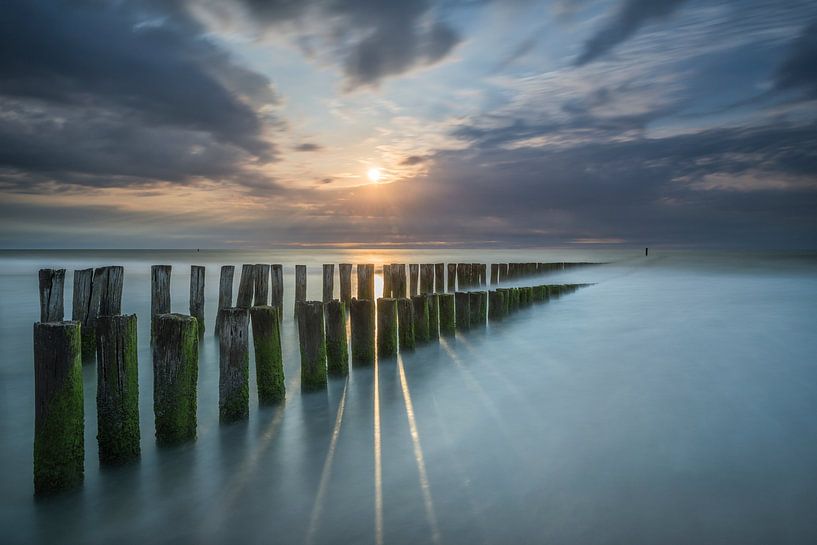 Zonsondergang in Domburg met lange sluitertijd van Raoul Baart