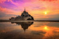 Sonnenuntergang mit Spiegelung auf dem Mont Saint-Michel