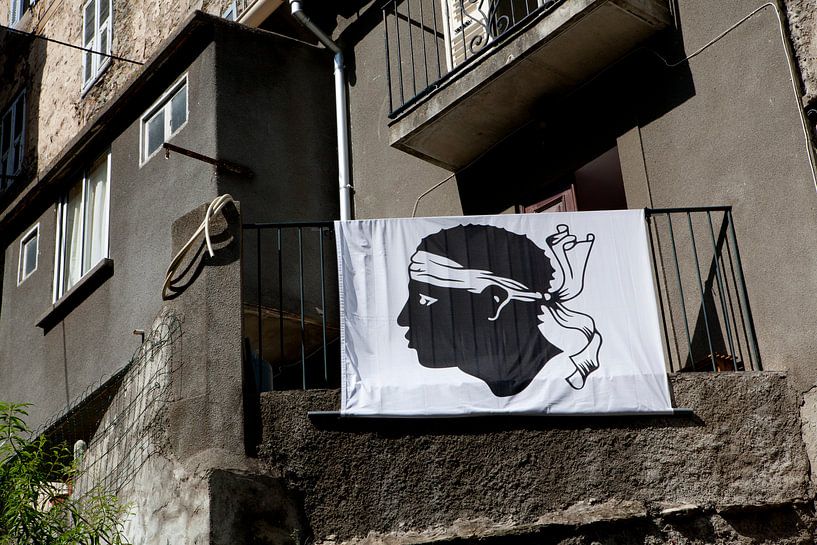 Struggle for independence in Corsica by Kees van Dun