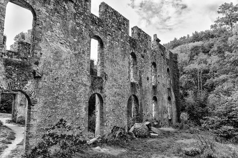 Eine verlassene Ziegelei. von Don Fonzarelli