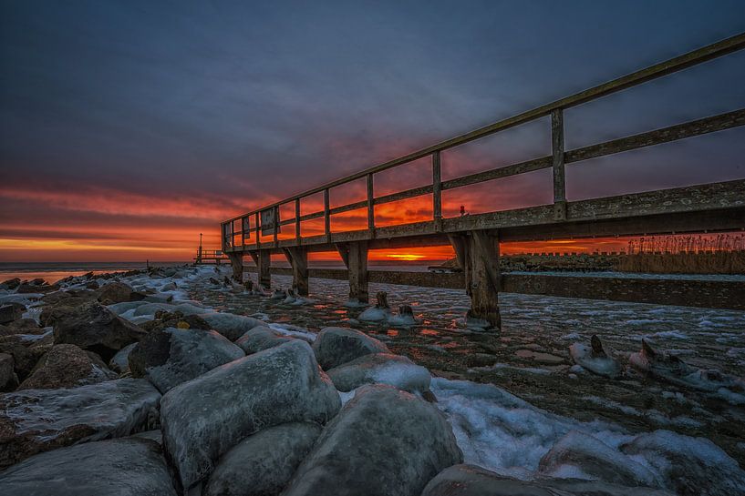 Steiger Edam Winter Zonsopkomst von Mario Calma