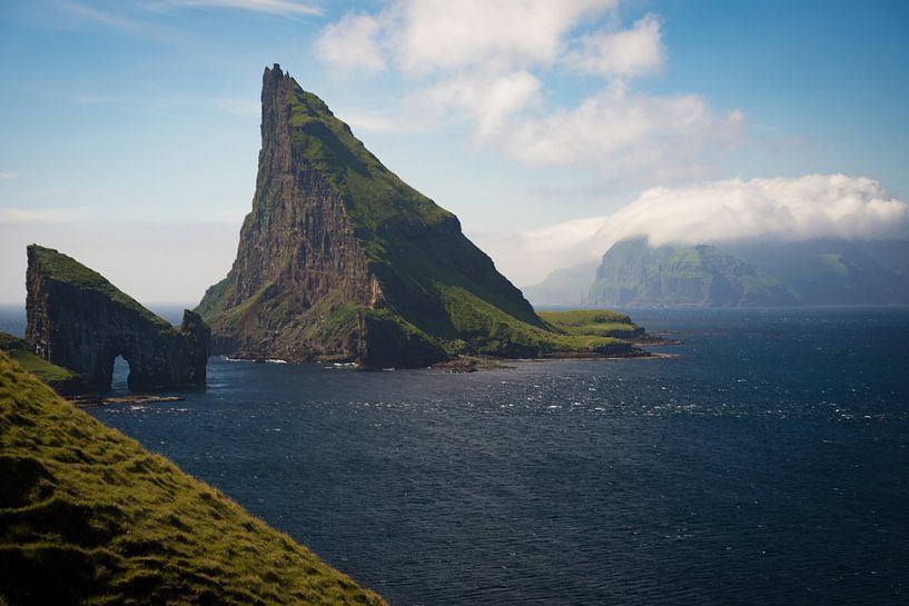 Drangarnir - Tindhólmur - Mykines by Classic PrintArt