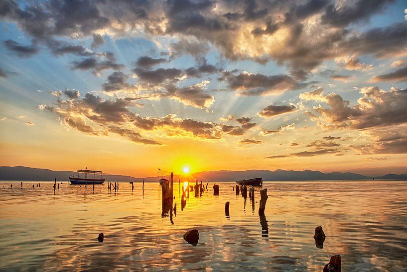 Coucher de soleil au lac d'Ohrid en Macédoine par Cor de Hamer