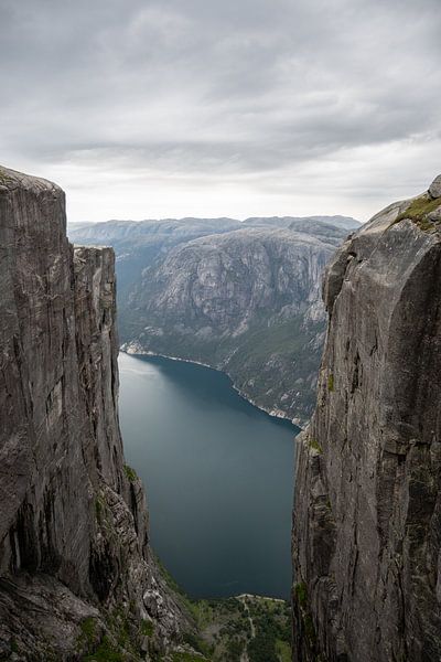 Kjeragbolten - Norwegen von Jim De Sitter
