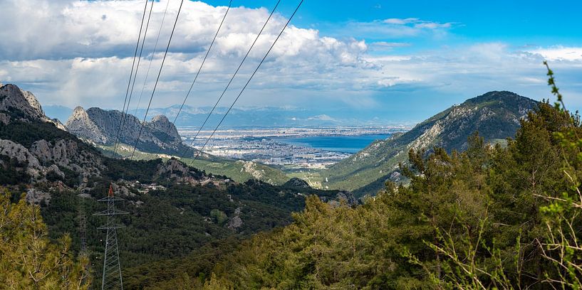 Panorama de montagne au-dessus d'Antalya - vue sur les monts Taurus par Photo Art Thomas Klee