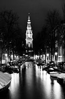 Amsterdamse Zuiderkerk in de avond zwart-wit