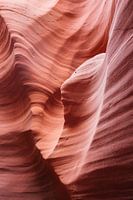 Rote Felsen in organischen Formen im Lower Antelope Canyon
