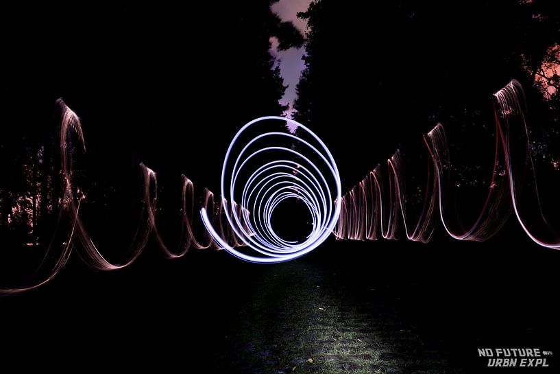 Lichtmalerei: Pfad der Dunkelheit von Jarno De Smedt