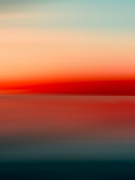 Coucher de soleil vibrant sur la mer - Mur abstrait minimaliste par Annelies Hoogerwerf