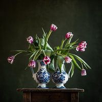 Tulips party in Delft blue vases