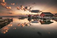Petit village de hangars à bateaux