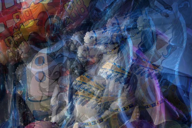 Mehrfachbelichtung von figuralen Luftballons im Wind bei einem Weihnachtsfest von Maren Winter