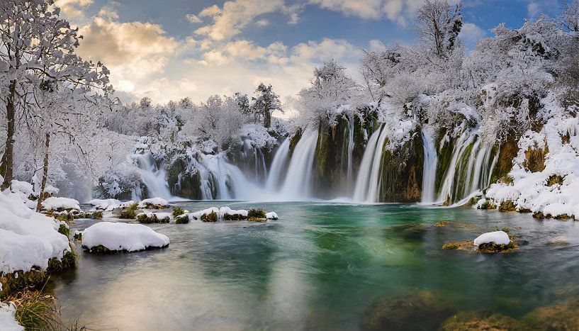 Kravica Wasserfälle im Winter von Ursula Di Chito