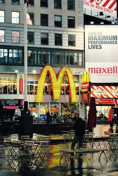 Die McDonald's-Filiale am Times Square - New York Amerika - Ikonische Wanddekoration von Be More Outdoor
