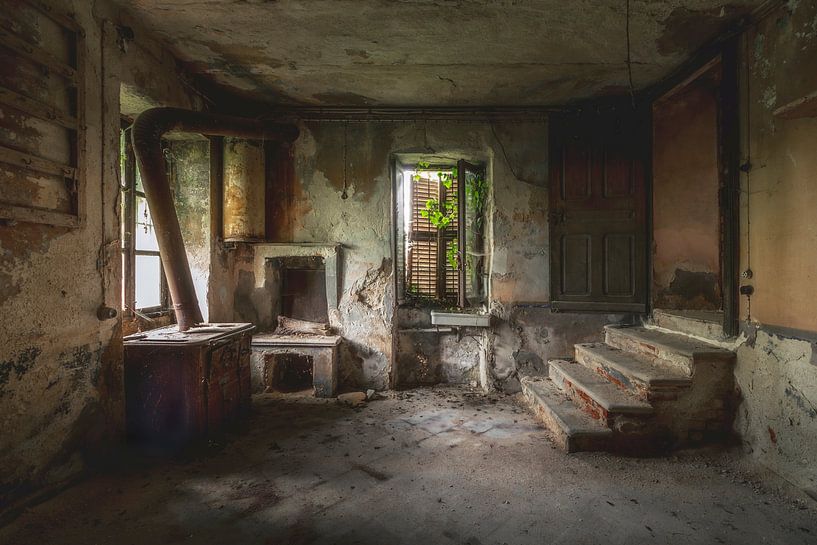 The dilapidated kitchen by Frans Nijland