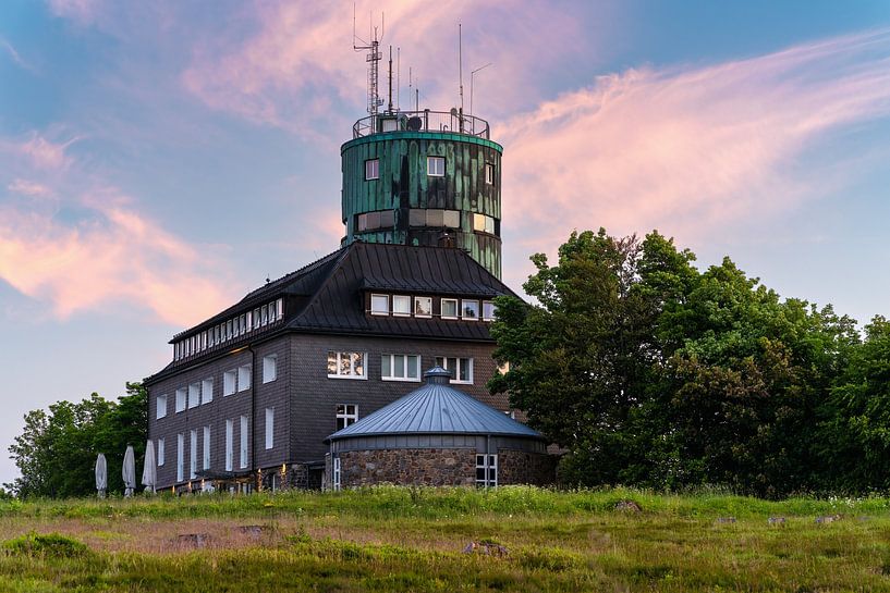 Der Astenturm im Morgenlicht von Sauerland-Fotos by Robin Deimel