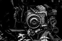 DEUTZ ENGINE BLACK AND WHITE