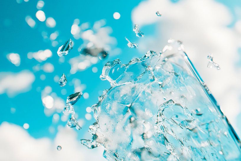 Spritzendes Wasser im Sonnenlicht von Poster Art Shop