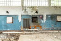 baufälliges Gebäude, Detail mit Heizkörper