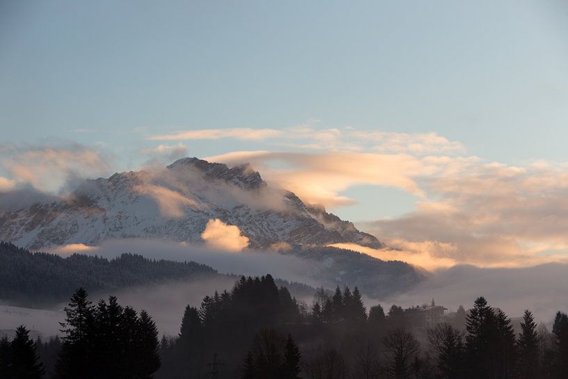 in de Wolken by Guido Akster
