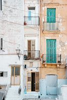 Pastellfarbene Häuser in Bari, Apulien