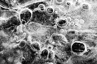 Eis mit Blasen in Kreisform