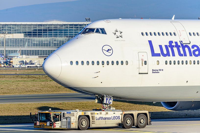 Close-up Lufthansa Boeing 747-8 &quot;Sachsen&quot; (D-ABYC). by Jaap van den Berg