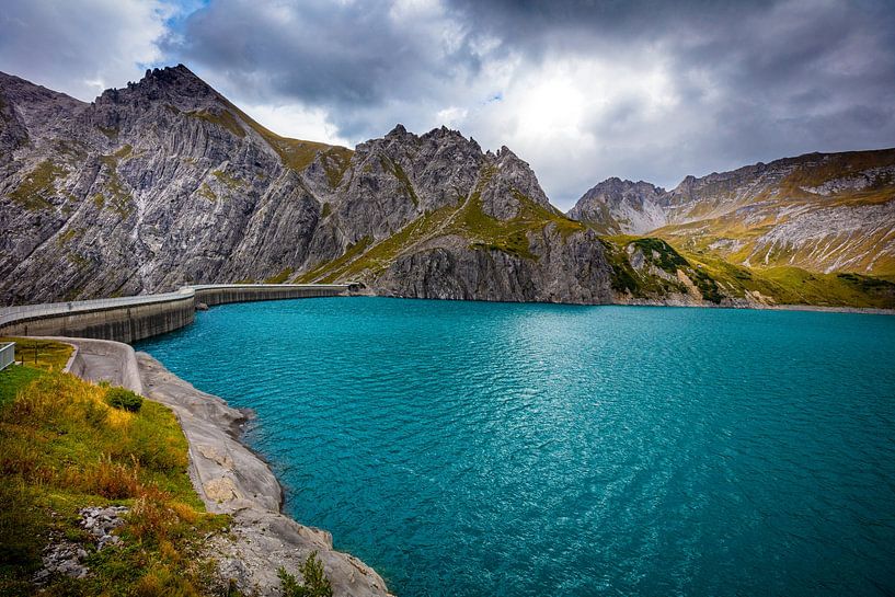 Atemberaubender Lunersee auf 1970m über dem Meeresspiegel von Lens & Light Photography